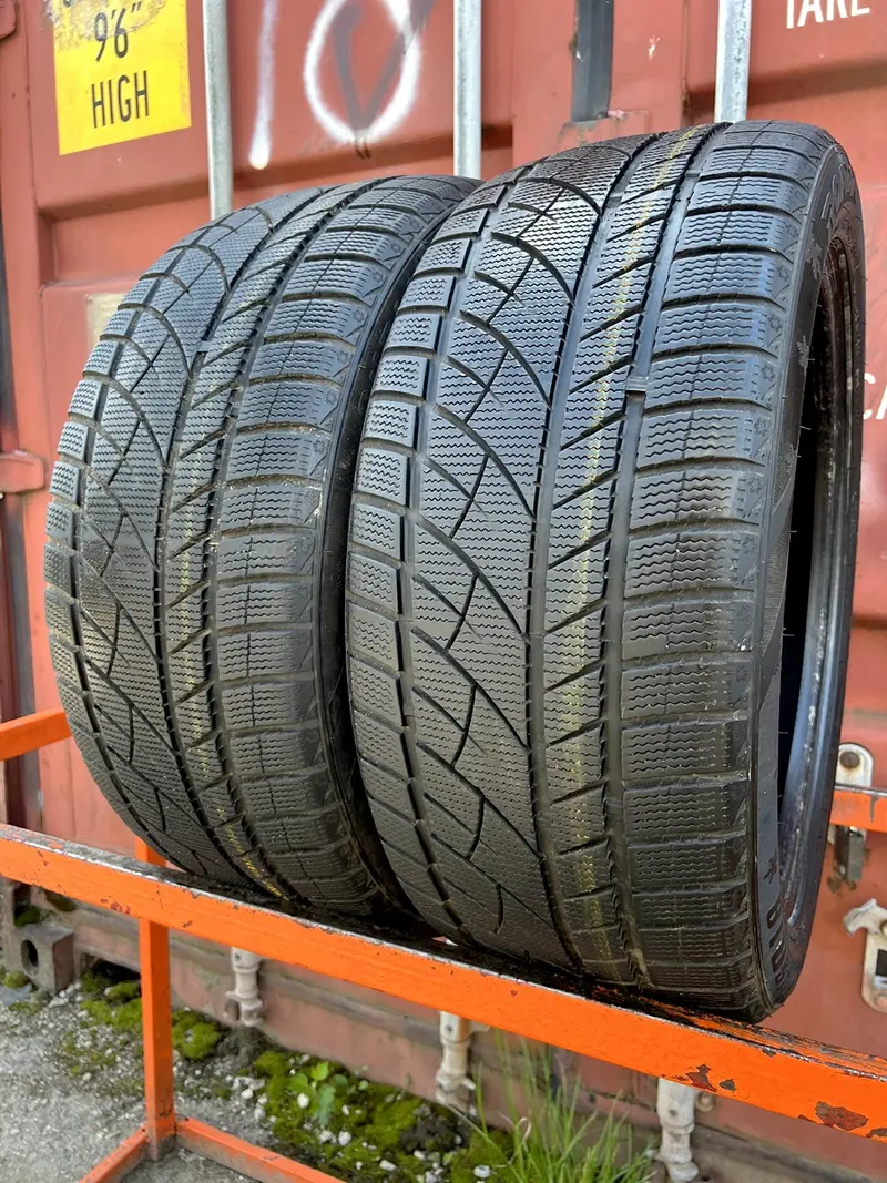 Пара б/у шин 245/45 R18 RoadX RX Frost WH01