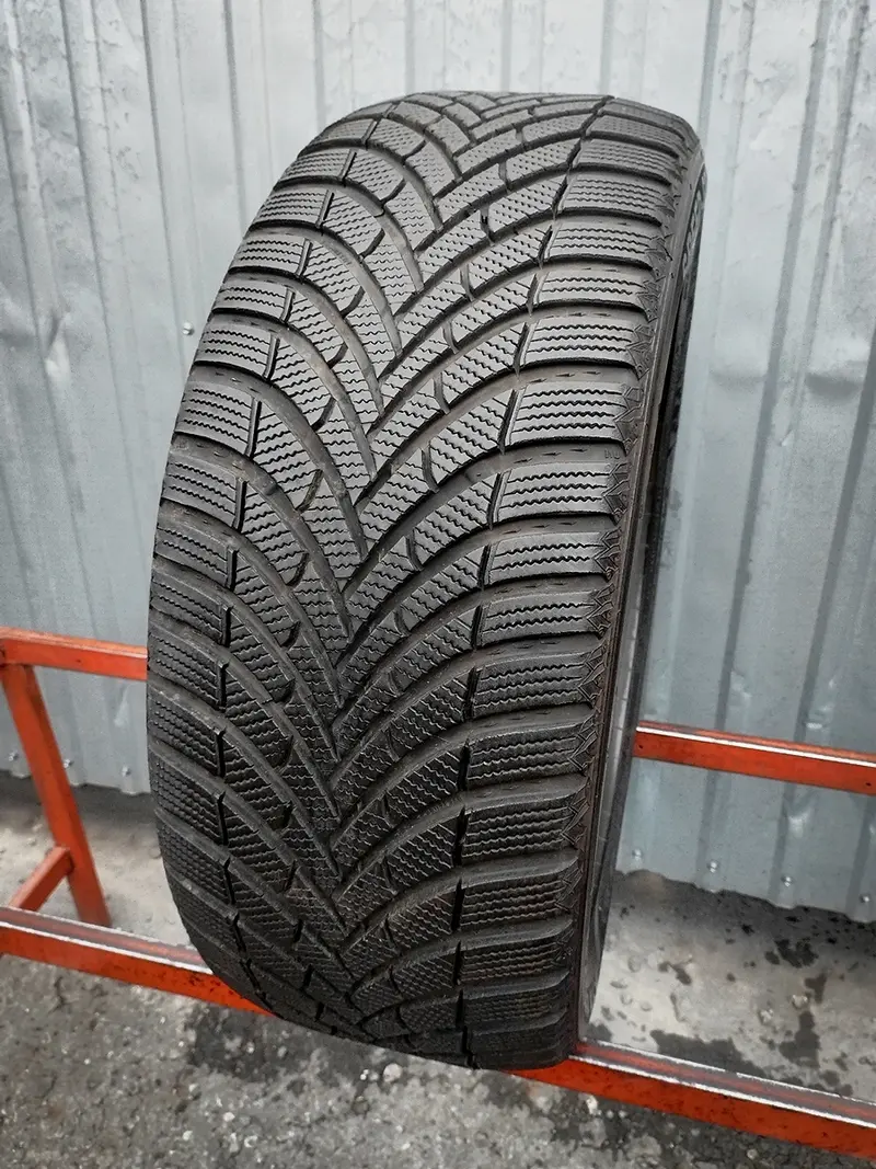 Б/у шина 245/45 R18 Semperit Speed Grip 5