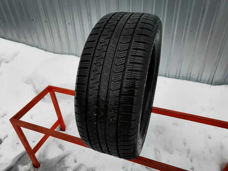 Б/у шина 245/45 R18 Vredestein Quatrac 5