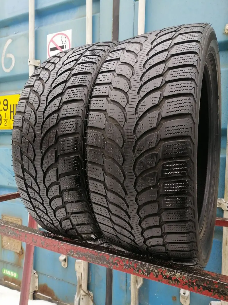 Пара б/у шин 245/45 R19 Bridgestone Blizzak LM32