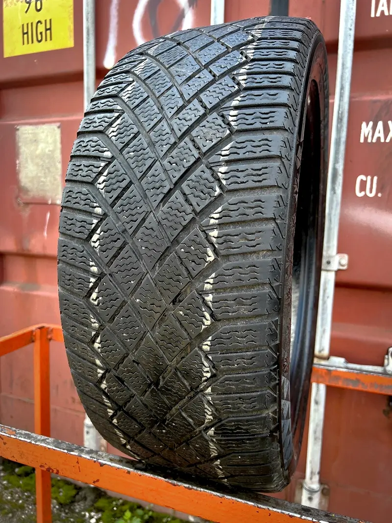 Б/у шина 245/45 R19 Continental ContiVikingContact 7