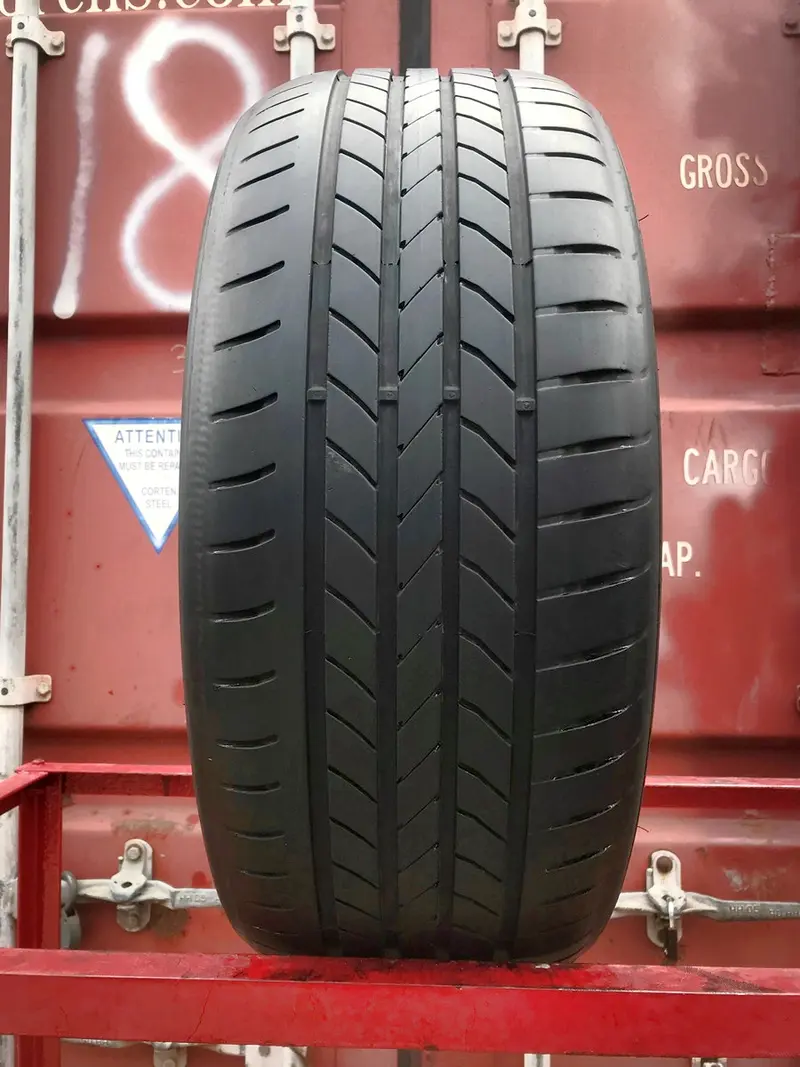 Б/у шина 245/45 R19 Goodyear EfficientGrip RunFlat MOE, фото 1