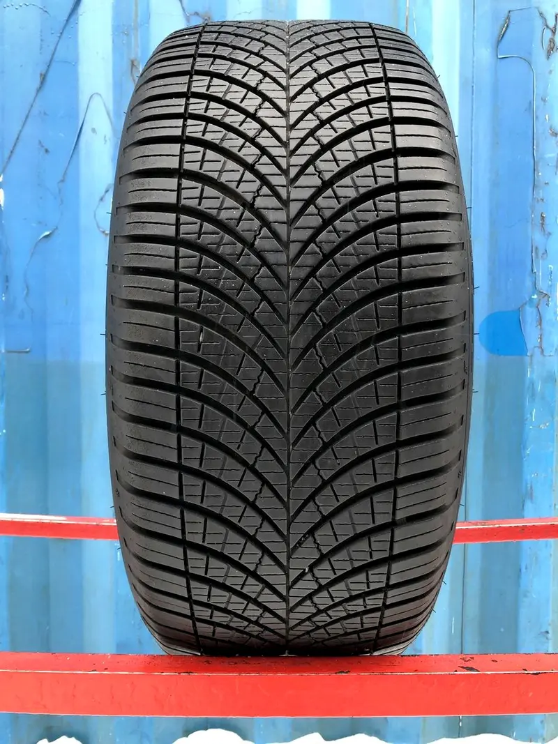 Б/у шина 245/45 R19 Goodyear Vector 4Seasons Gen-3