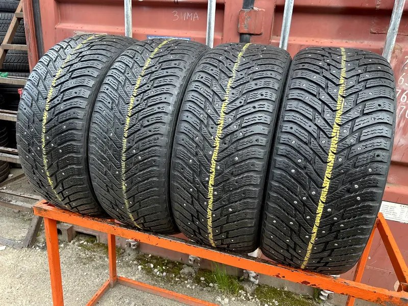 Комплект б/у шин 245/45 R19 Nokian Hakkapeliitta 8