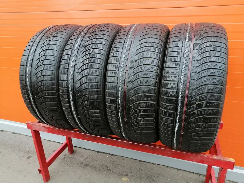 Комплект б/у шин 245/45 R19 Nokian WR A4