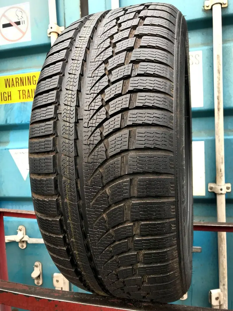 Б/у шина 245/45 R19 Nokian WR A4, фото 1