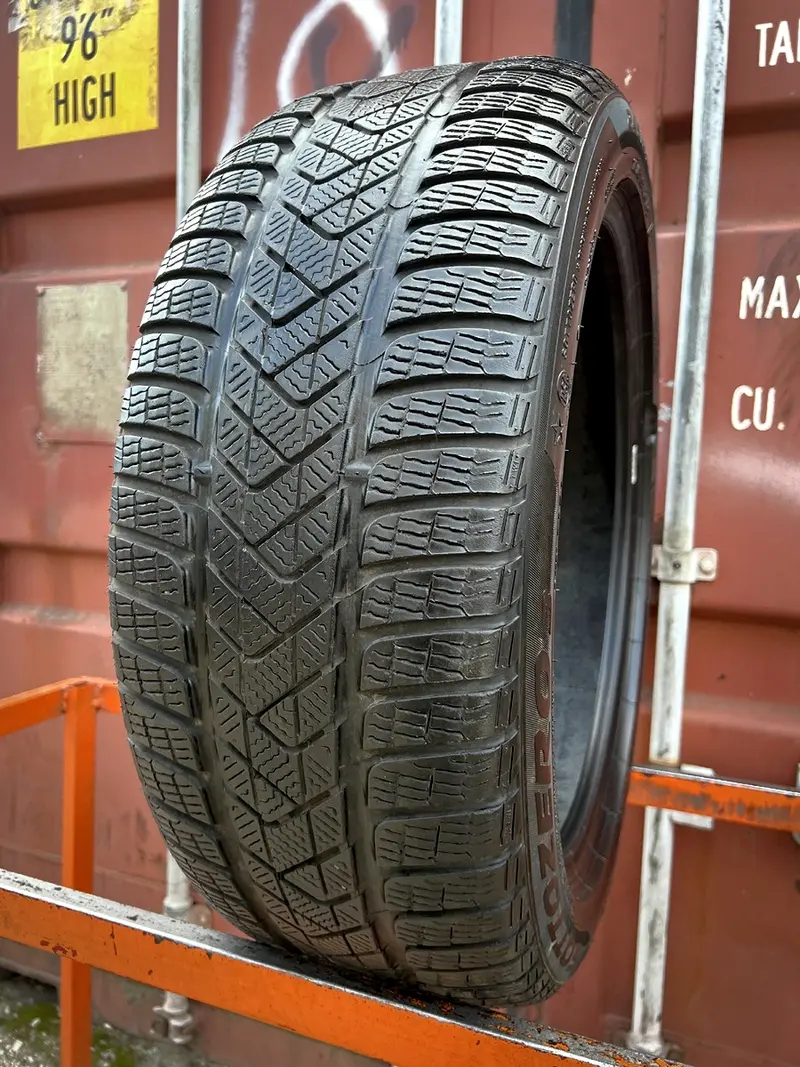 Б/у шина 245/45 R19 Pirelli Winter Sottozero 3 RunFlat