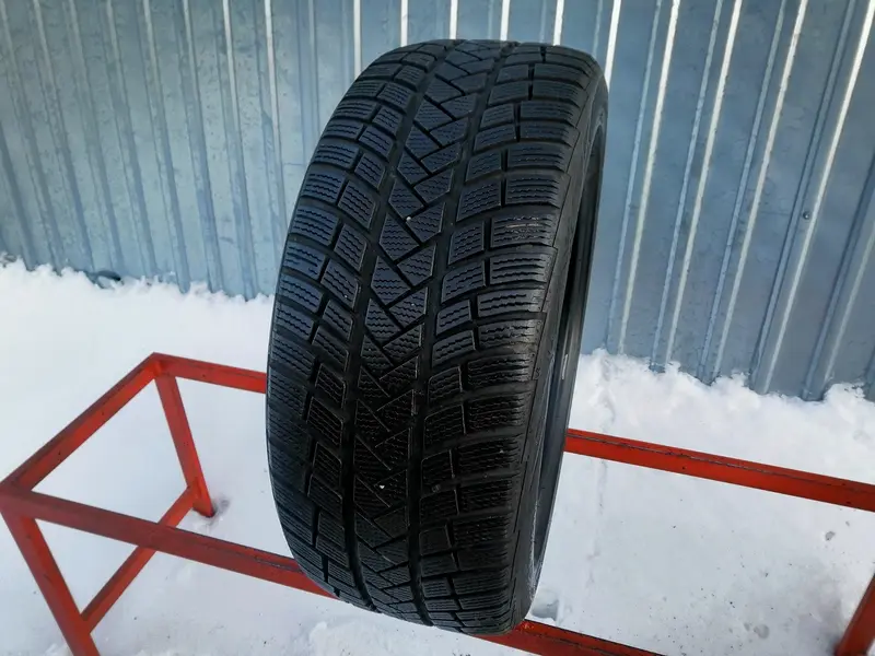 Б/у шина 245/45 R19 Vredestein Wintrac Pro