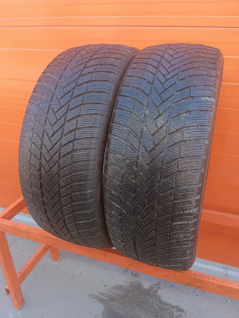 Пара б/у шин 245/45 R20 Bridgestone Blizzak LM-005
