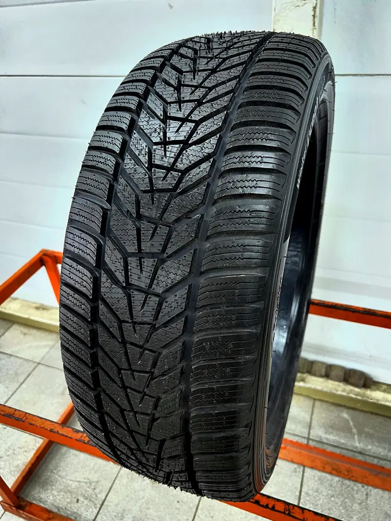 Новая шина 245/45 R20 Hankook Winter I cept Evo3 W330