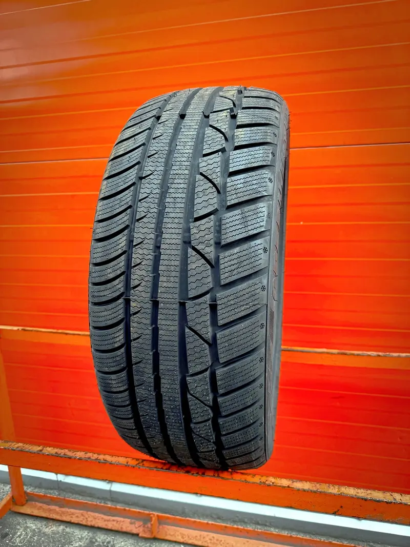 Новая шина 245/45 R20 LingLong Green-Max Winter UHP