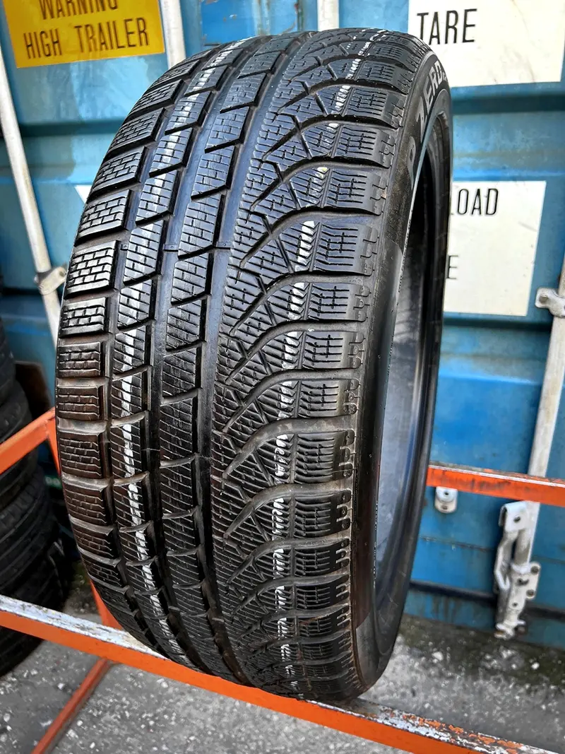 Б/у шина 245/45 R20 Pirelli P Zero Winter