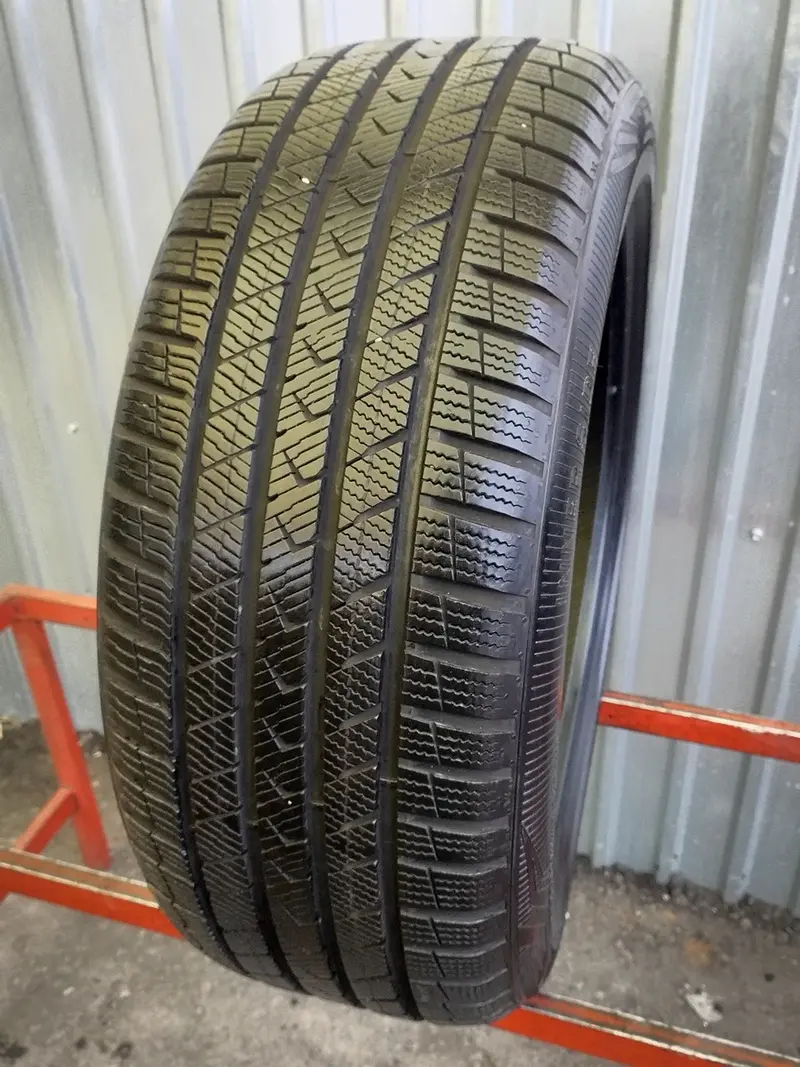 Б/у шина 245/45 R20 Vredestein Quatrac PRO
