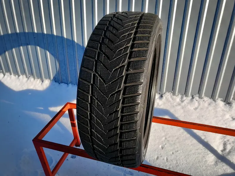 Б/у шина 245/45 R20 Vredestein Wintrac Xtreme S