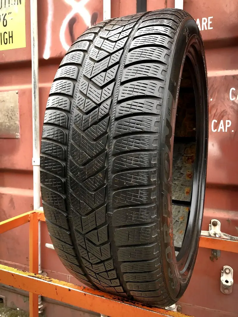 Б/у шина 245/45 R21 Pirelli Scorpion Winter, фото 1