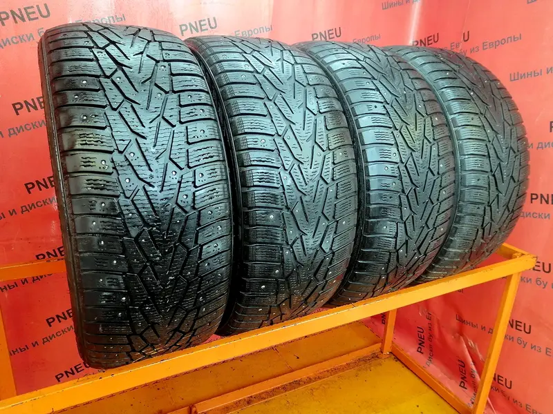 Комплект б/у шин 245/50 R18 Nokian Hakkapeliitta 7 RunFlat