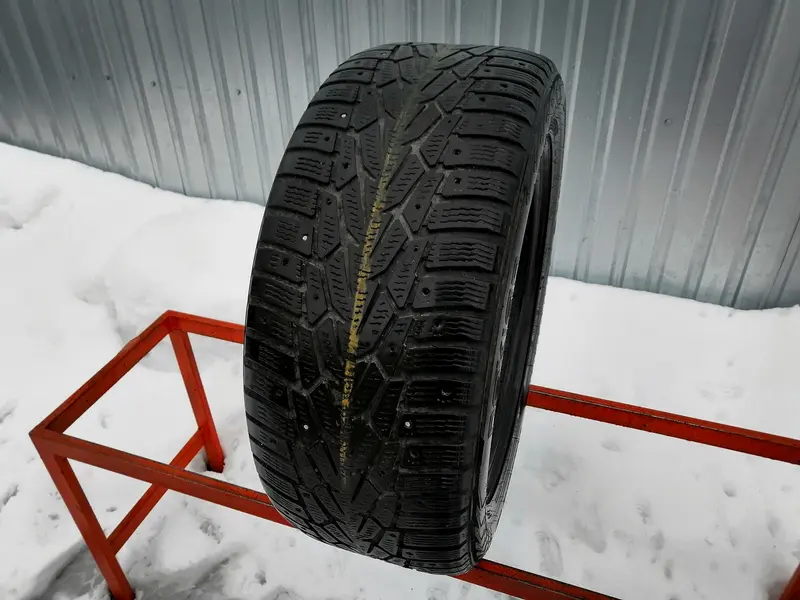 Б/у шина 245/50 R18 Nokian Hakkapeliitta 7 RunFlat