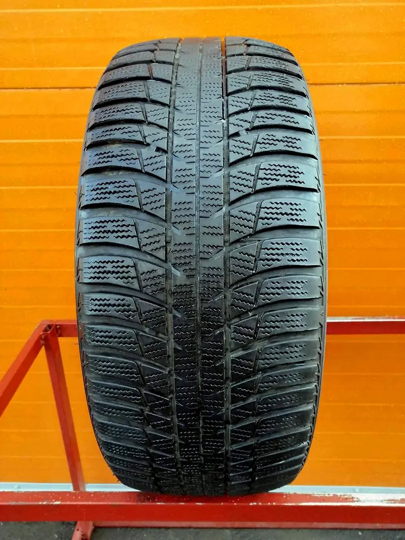 Б/у шина 245/50 R19 Bridgestone Blizzak LM-001
