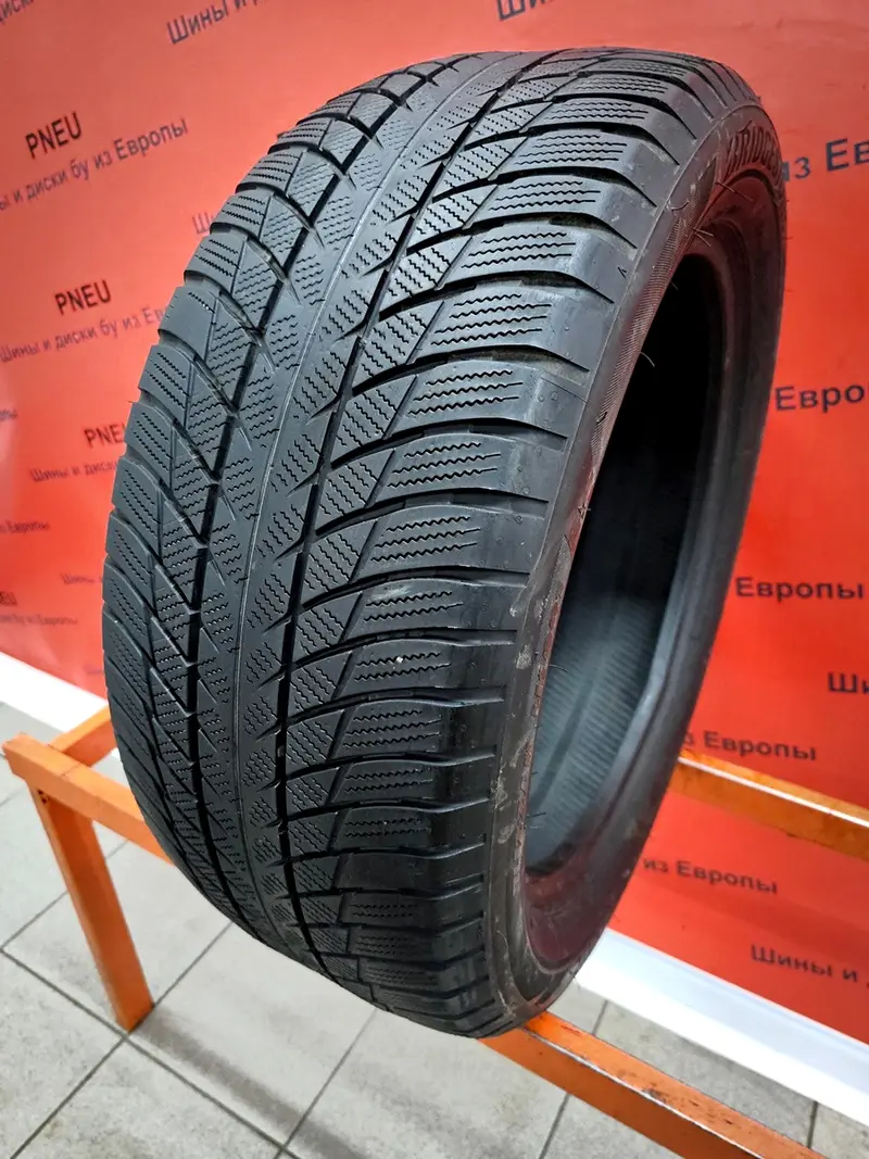 Б/у шина 245/50 R19 Bridgestone Blizzak LM-001 RunFlat