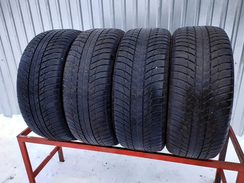 Комплект б/у шин 245/50 R19 Bridgestone Blizzak LM-001 RunFlat