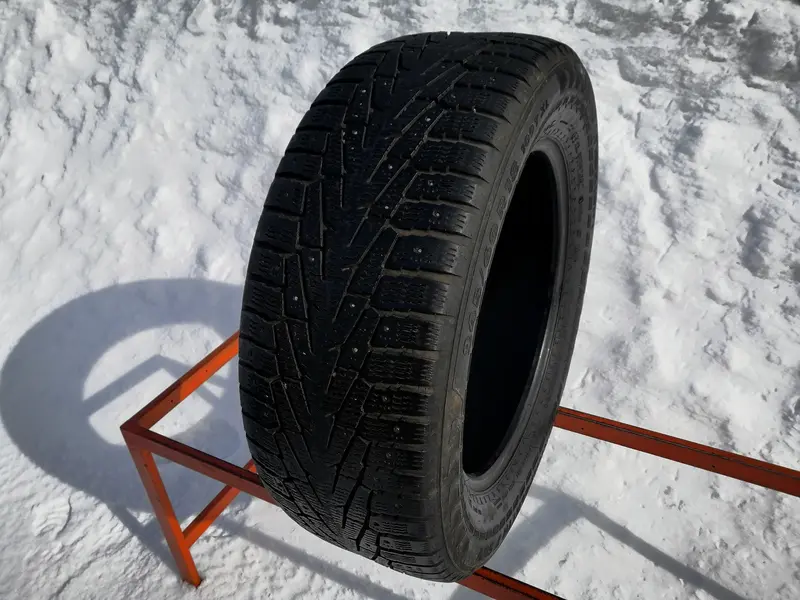 Б/у шина 245/60 R18 Nokian Hakkapeliitta 7 SUV