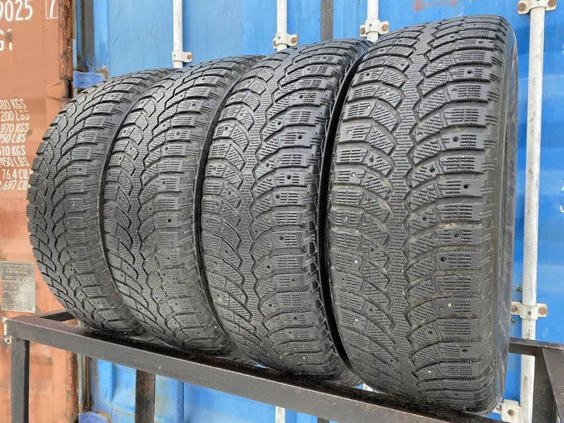 Комплект б/у шин 245/65 R17 Bridgestone Blizzak Spike-01