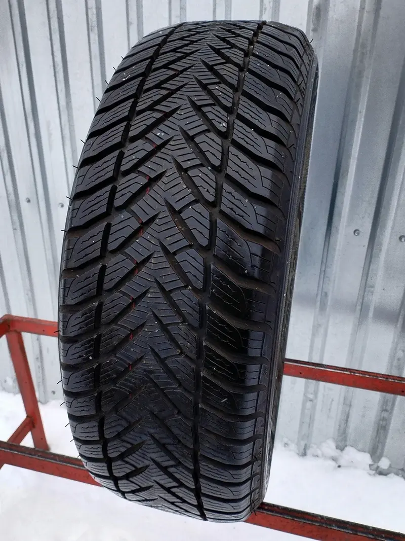 Б/у шина 245/65 R17 Goodyear Wrangler Ultra Grip
