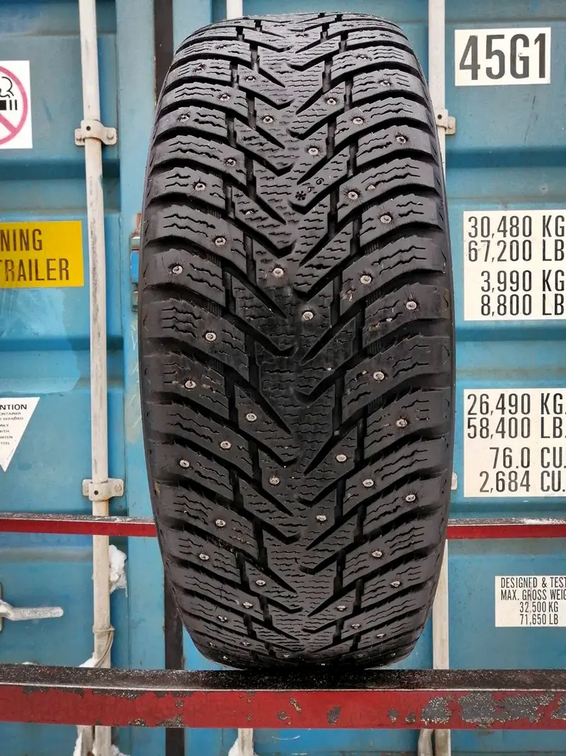 Б/у шина 245/65 R17 Nokian Hakkapeliitta 8 SUV