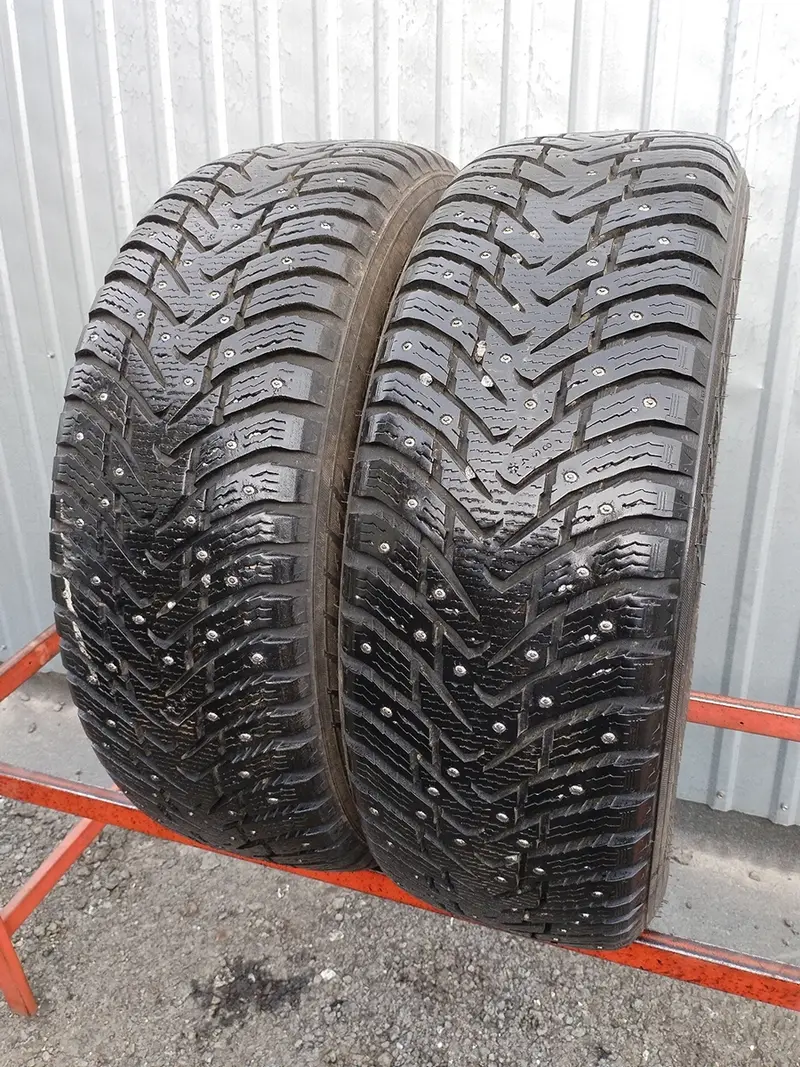 Пара б/у шин 245/65 R17 Nokian Hakkapeliitta 8 SUV