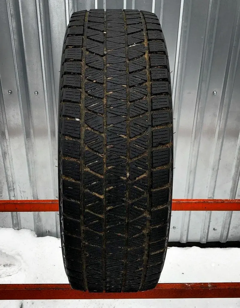 Б/у шина 245/70 R16 Bridgestone Blizzak DM-V3