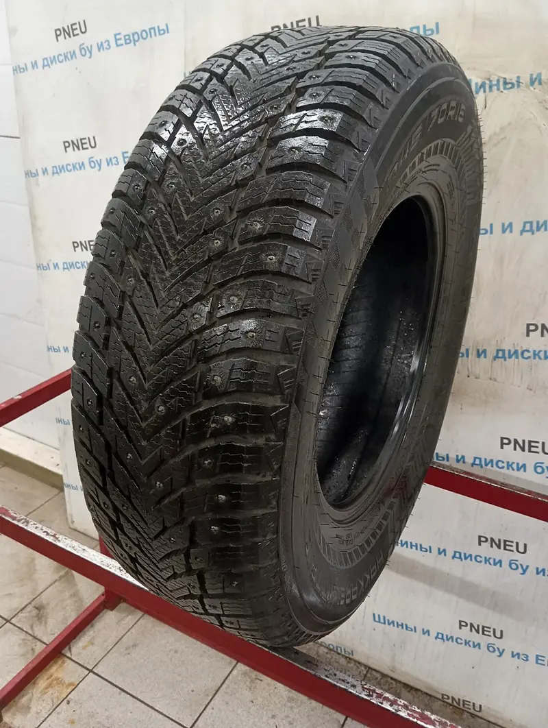 Б/у шина 245/70 R16 Nokian Hakkapeliitta 10p SUV