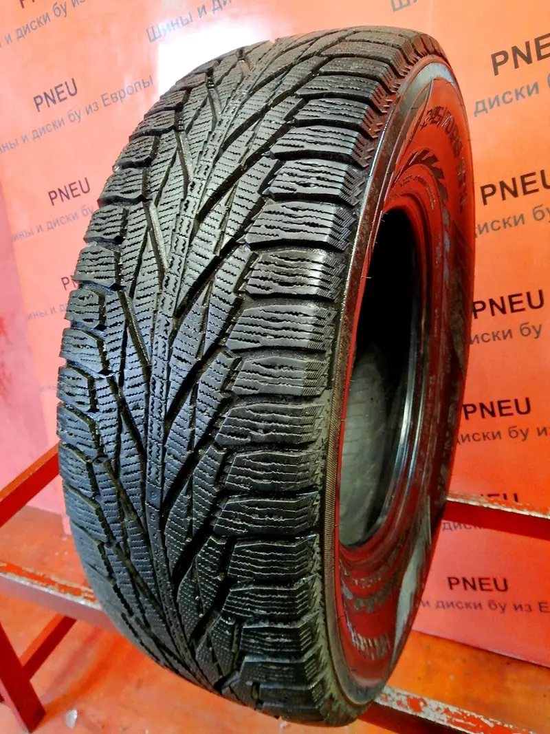 Б/у шина 245/70 R16 Nokian Hakkapeliitta R2 SUV