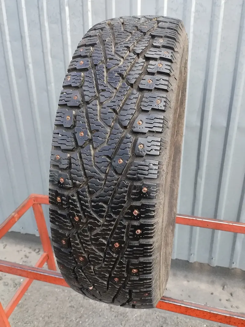 Б/у шина 245/75 R16 Nokian Hakkapeliitta LT2