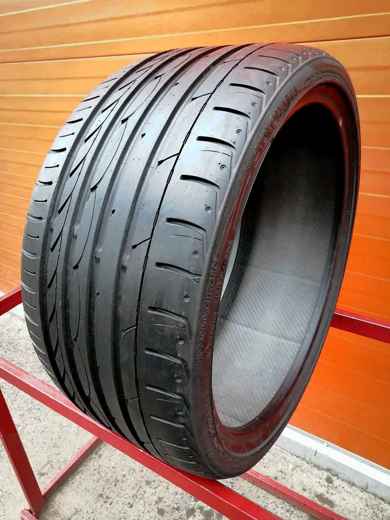 Б/у шина 255/30 R19 Yokohama Advan Sport V103