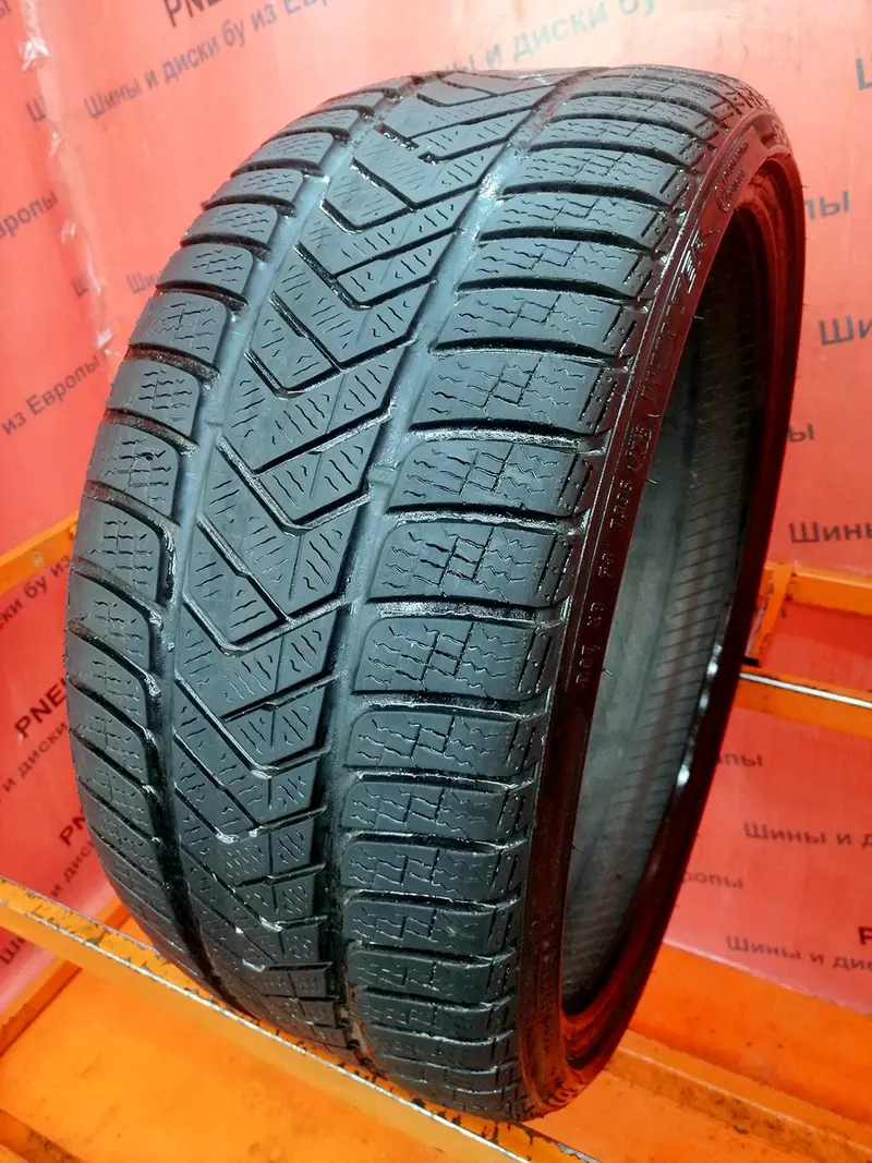 Б/у шина 255/30 R20 Pirelli P Zero Winter