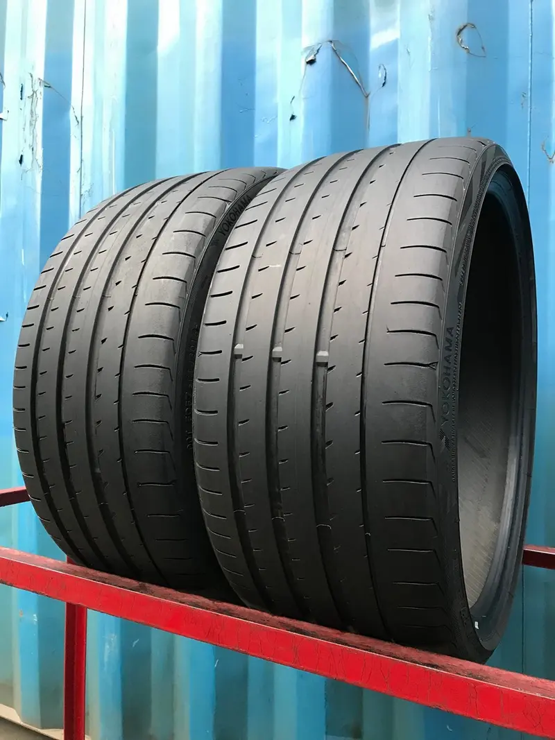 Пара б/у шин 255/30 R20 Yokohama Advan Sport V105