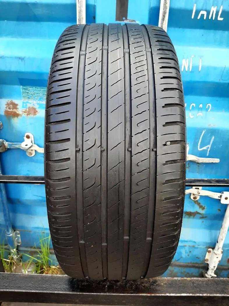 Б/у шина 255/35 R18 Barum Bravuris 5HM