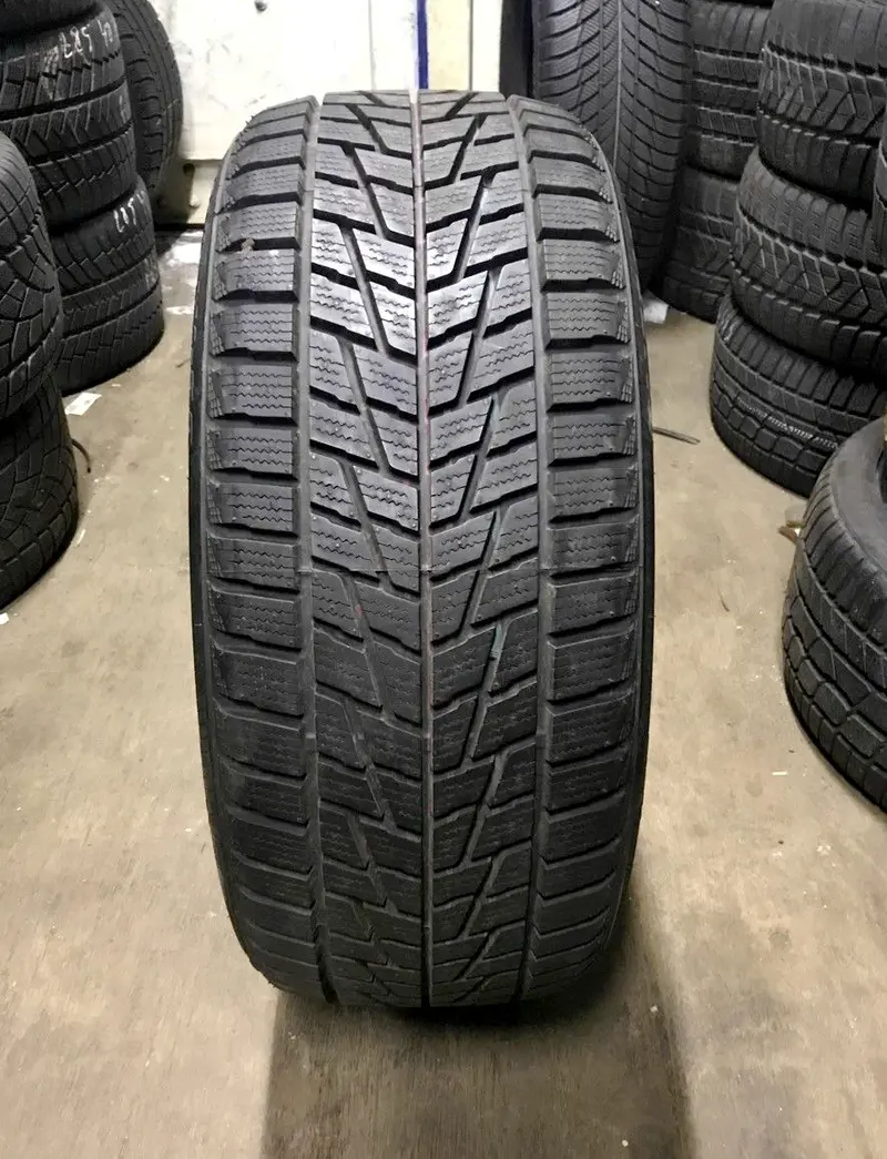 Б/у шина 255/35 R18 Bridgestone Blizzak LM 22