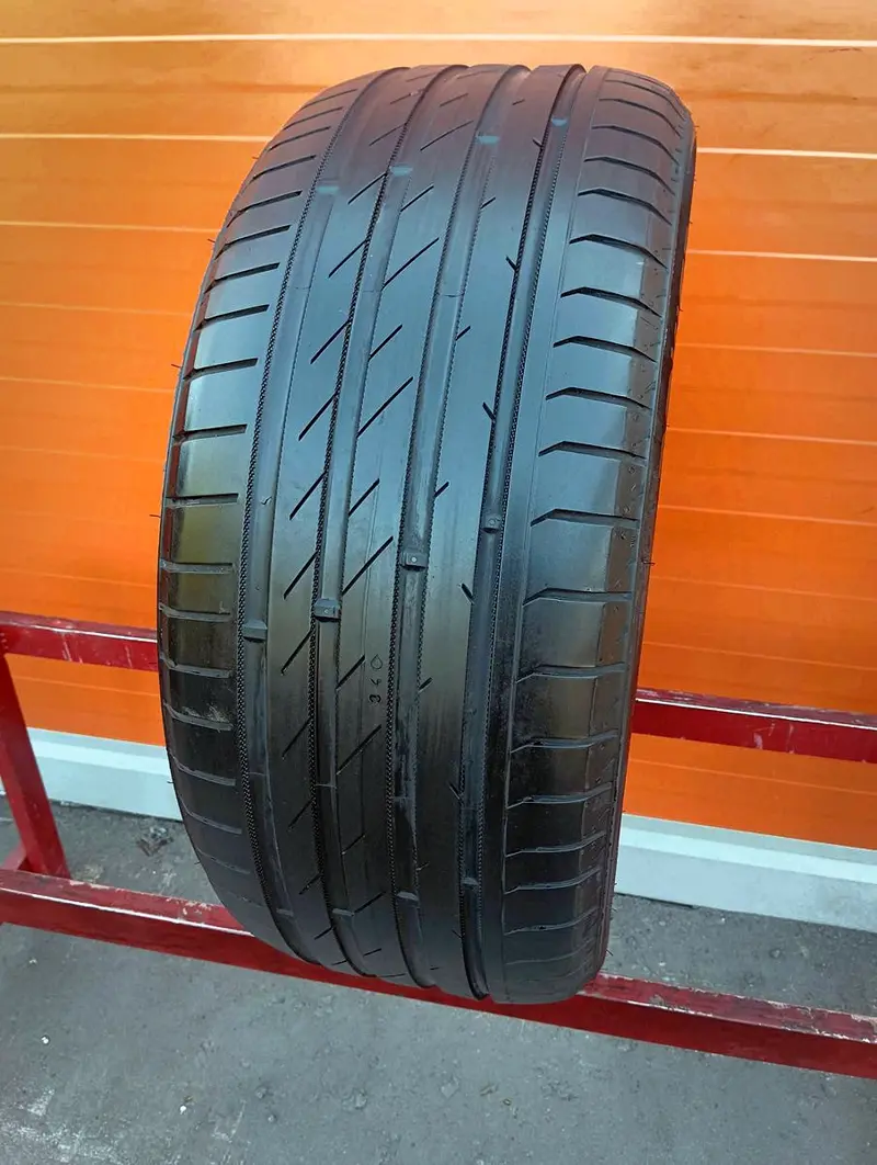 Б/у шина 255/35 R18 Nokian zLine