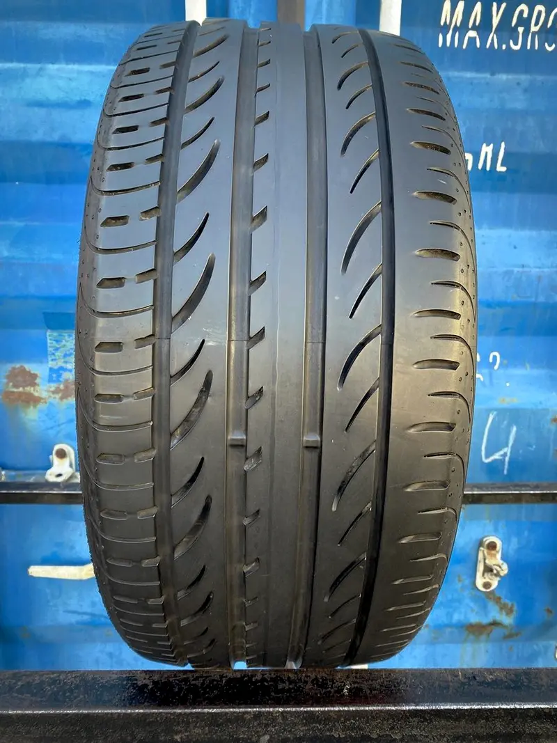 Б/у шина 255/35 R18 Pirelli P Zero Nero GT