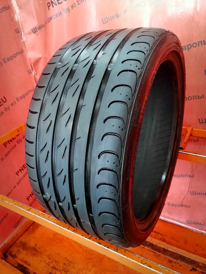 Б/у шина 255/35 R18 Syron Race1