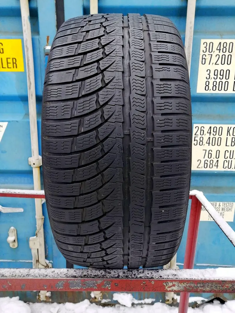 Б/у шина 255/35 R19 Nokian WR A4