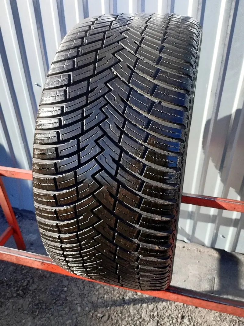 Б/у шина 255/35 R19 Pirelli Cinturato All Season SF 1