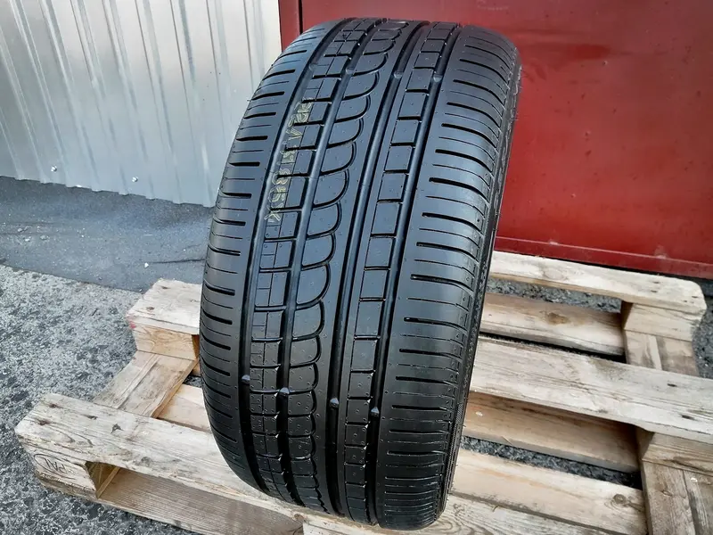Новая шина 255/35 R19 Pirelli P Zero Rosso AO, фото 1