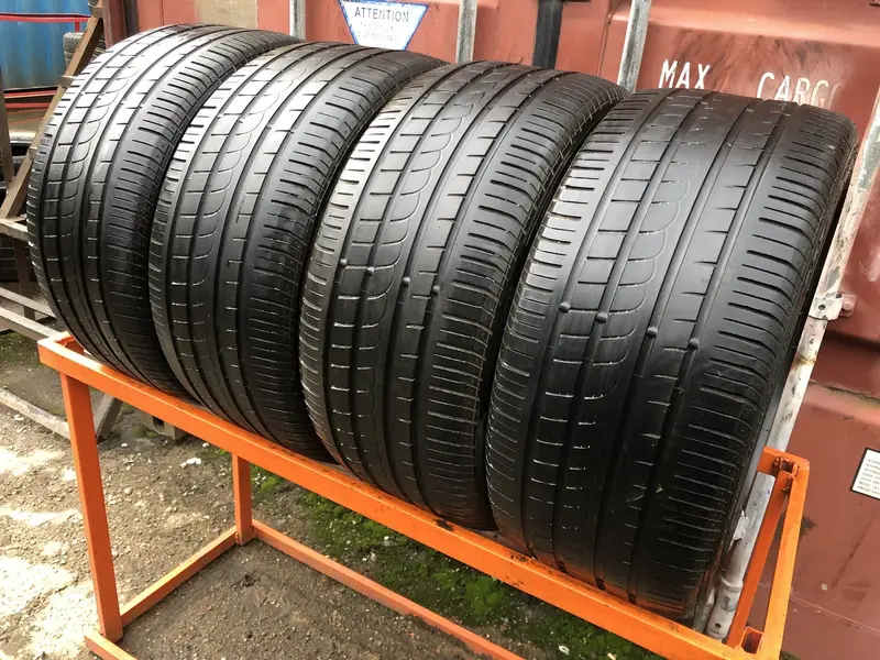 Комплект б/у шин 255/35 R19 Pirelli P Zero Rosso