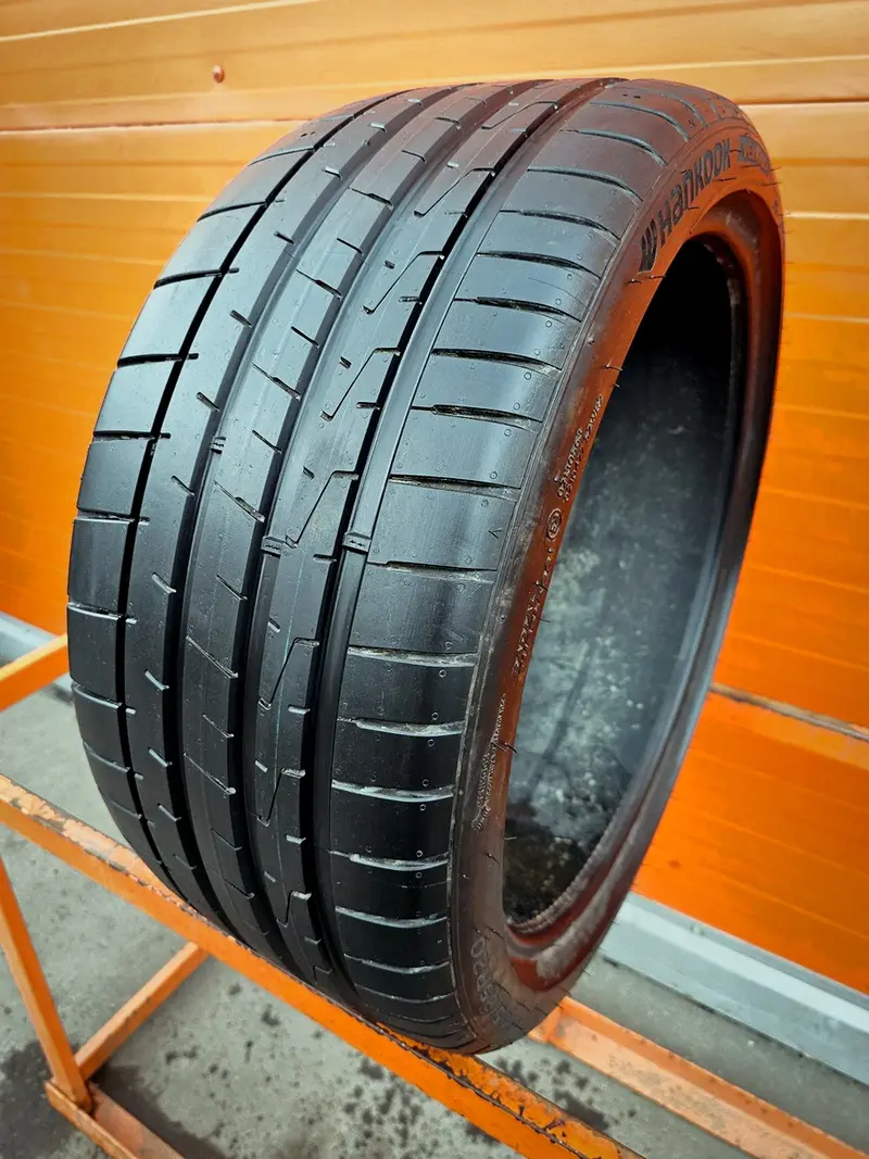 Б/у шина 255/35 R20 Hankook Ventus S1 Evo Z K129