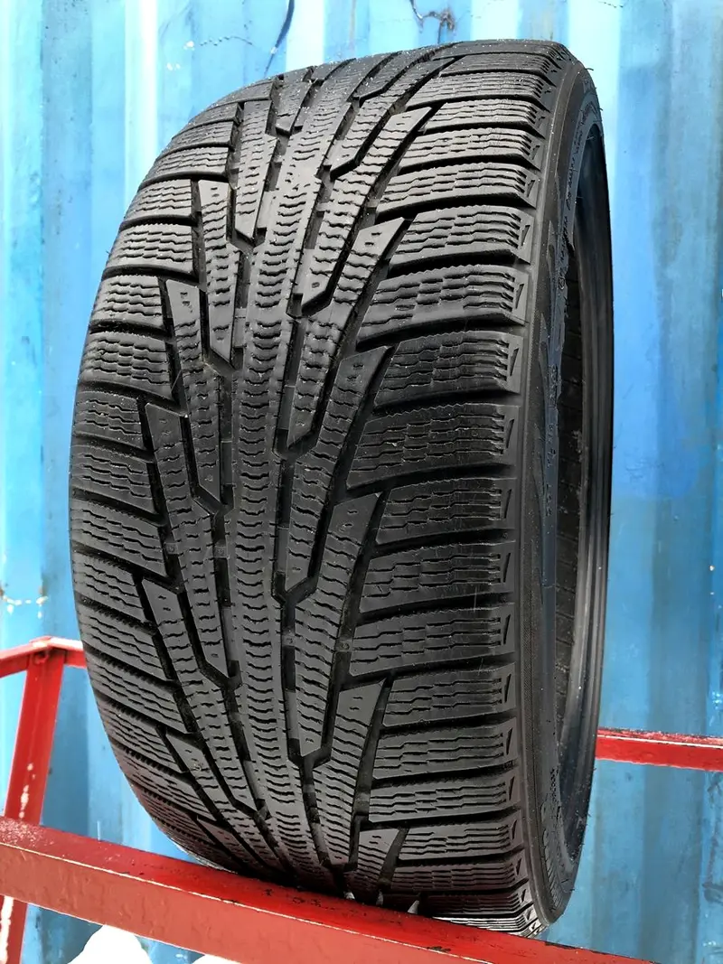 Б/у шина 255/35 R20 Nokian Hakkapeliitta R, фото 1