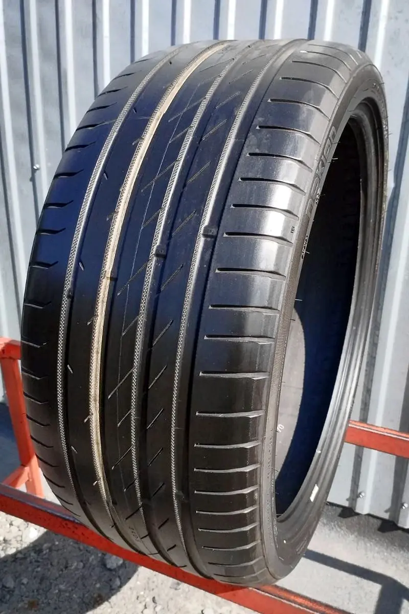 Б/у шина 255/35 R20 Nokian zLine