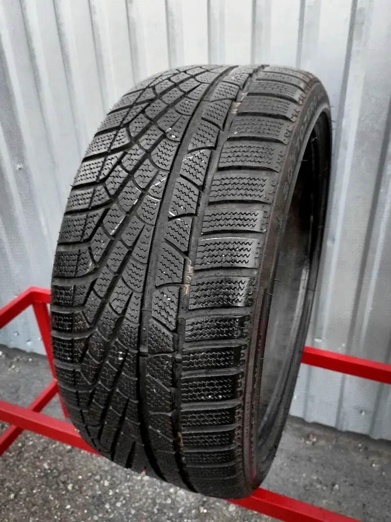 Б/у шина 255/35 R20 Pirelli Winter 240 Sottozero 2
