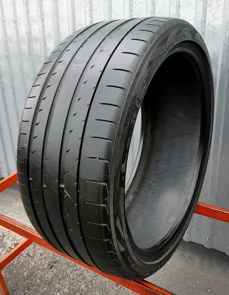 Б/у шина 255/35 R20 Yokohama Advan Sport V105